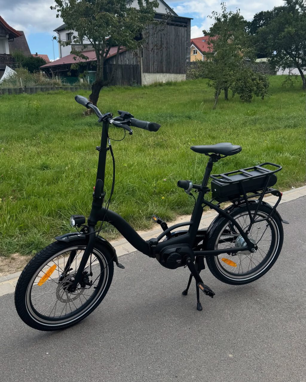 Instagram post from enlitec. This post is in position 8.