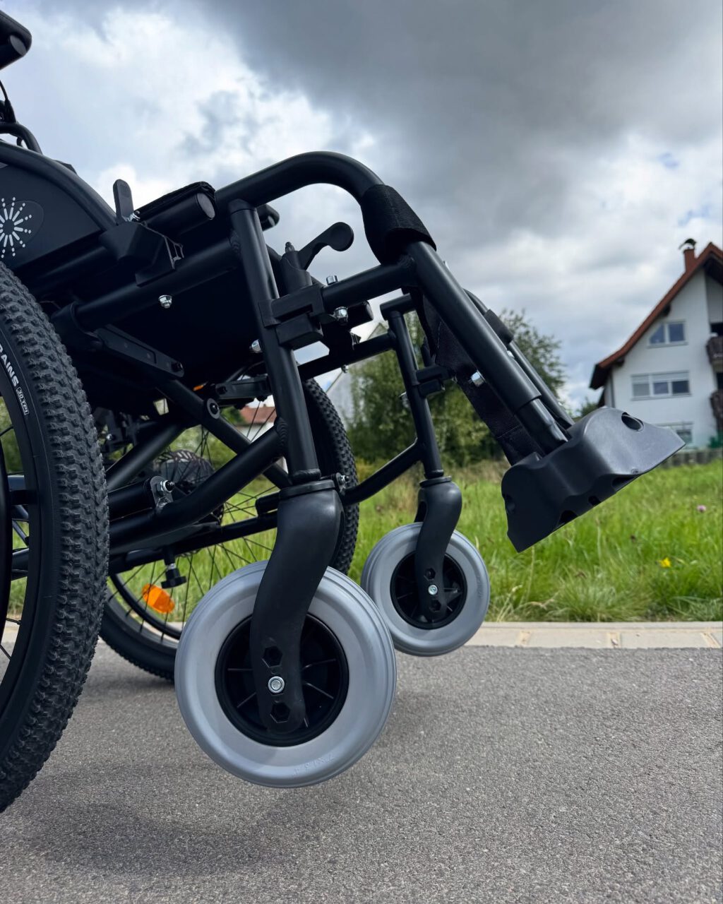 Instagram post from enlitec. This post is in position 6.